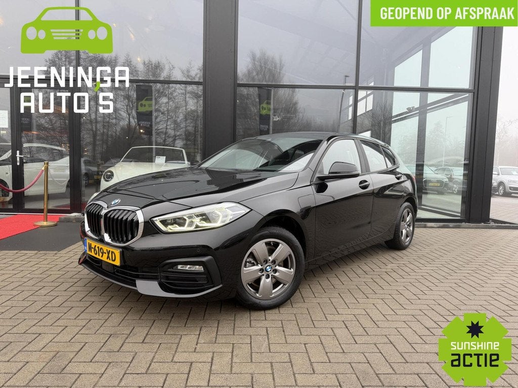 BMW 1-serie 118i Business Edition|AfnTrekhaak|DAB|Clima|Navi, Auto's, Gebruikt, Zwart, Origineel Nederlands, Bedrijf