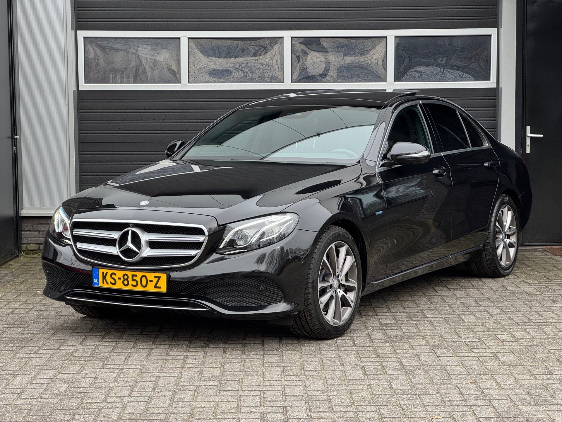 Mercedes-Benz E-klasse 350 e Lease Edition Prestige PlusPano, Auto's, Automaat, Achterwielaandrijving, Gebruikt, Euro 6