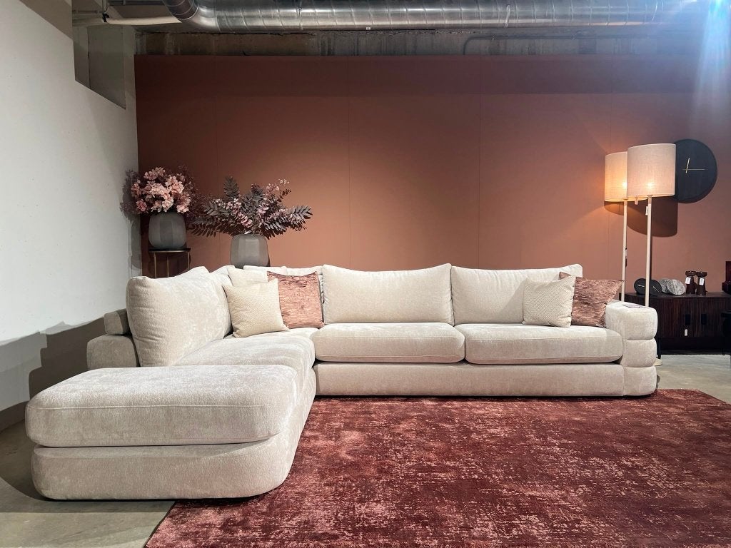 Room108 Delphine hoe-kbank Van € 3638,- Voor € 2549,-, Huis en Inrichting, Banken | Bankstellen, Ophalen, Hoekbank, 300 cm of meer