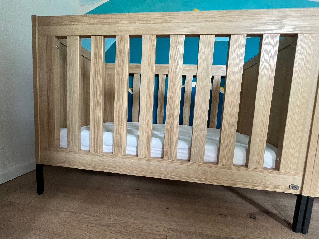 Twee fraaie babyledikanten, Ophalen, Gebruikt, Ledikant