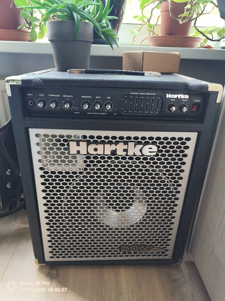 Bass guitar electric, Muziek en Instrumenten, Ophalen, Zo goed als nieuw, Elektrisch, 5-snarig