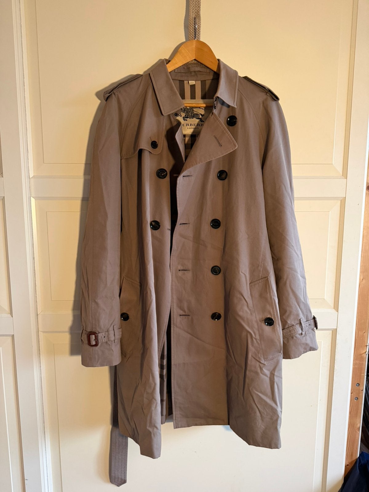 Burberry kensington trenchcoat, Kleding | Heren, Ophalen of Verzenden, Zo goed als nieuw, Maat 52/54 (L), Beige