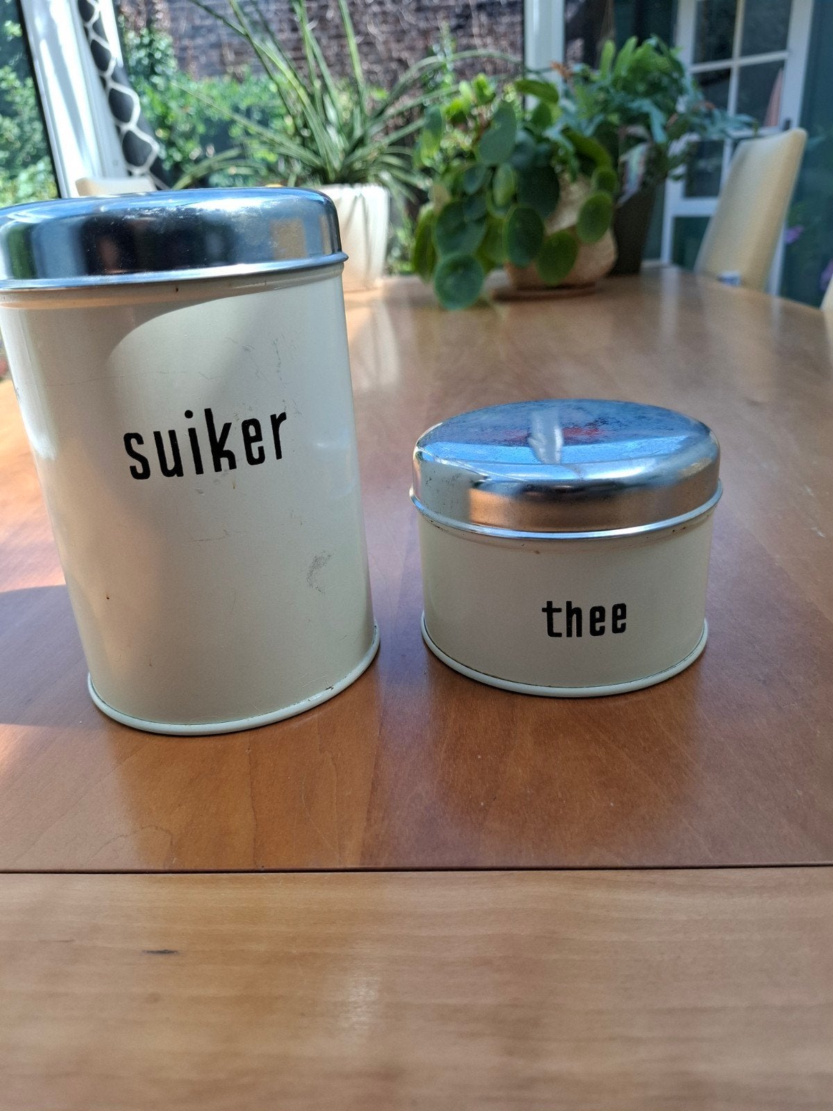 Brabantia voorraadblikken: suiker en thee, Ophalen