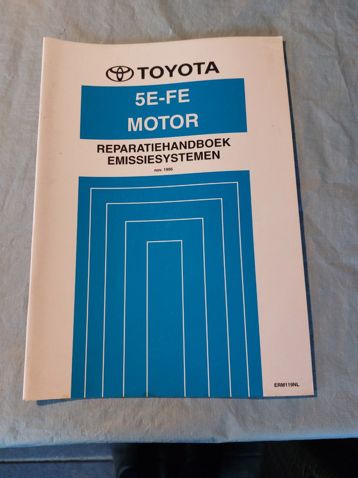 REPARATIEHANDBOEK EMISSIESYSTEMEN TOYOTA 5E-FE MOTOR, Ophalen of Verzenden