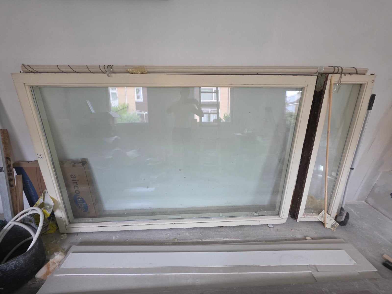 Raam met hardhouten kozijn 240x150 dubbelglas, Ophalen, Gevelraam of Ruit, Gebruikt, 120 tot 160 cm