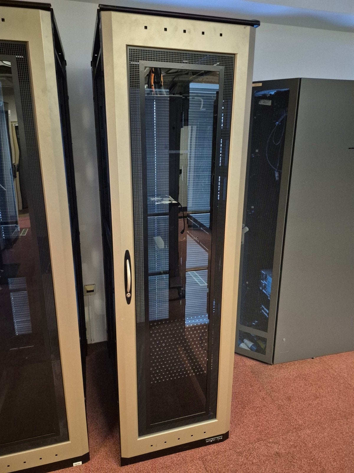 Serverkast patchkast met glazen deur, Ophalen, Gebruikt, Glas, Geperforeerd