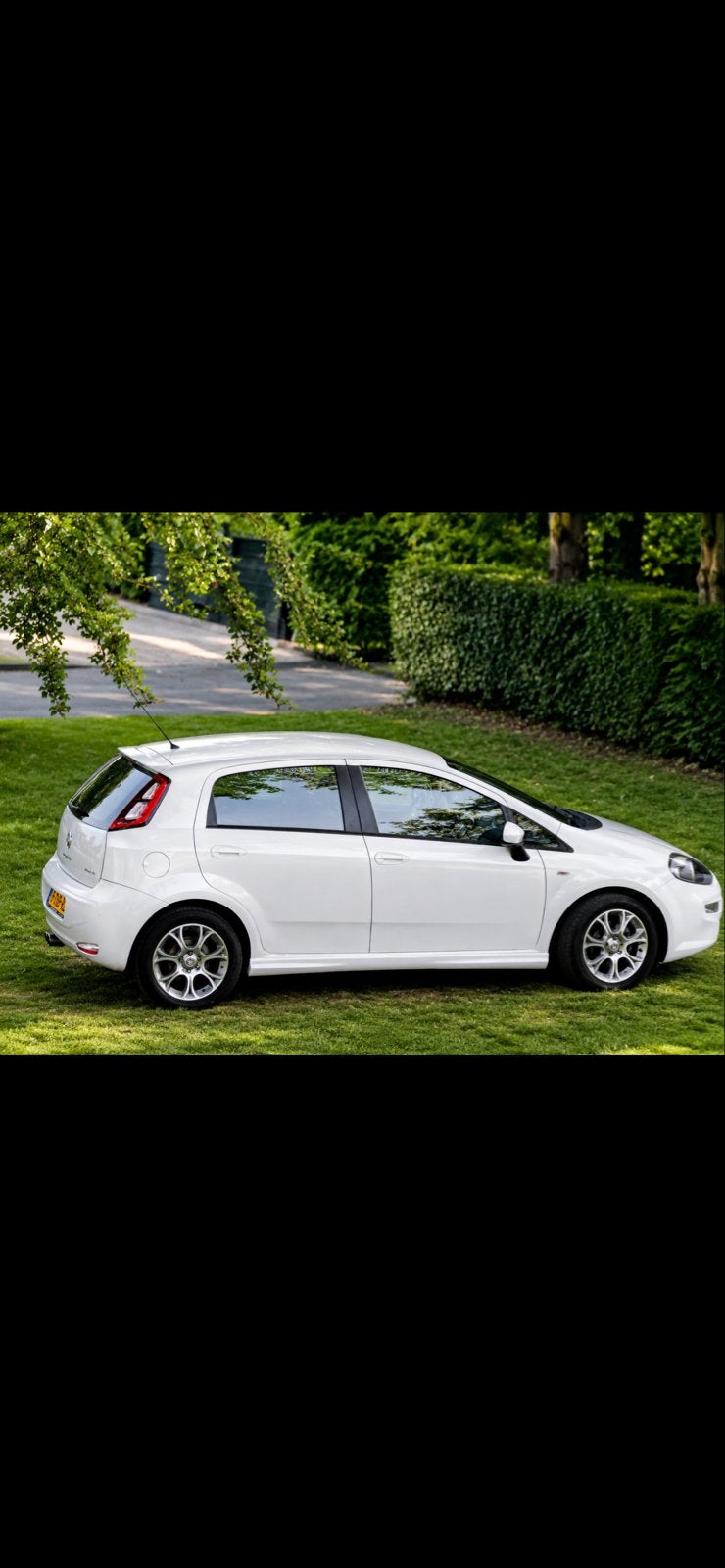 Fiat Punto 0.9 Twinair 74KW 5DR 2014 Wit, Auto's, Voorwielaandrijving, Dealer onderhouden, Stof, Zwart