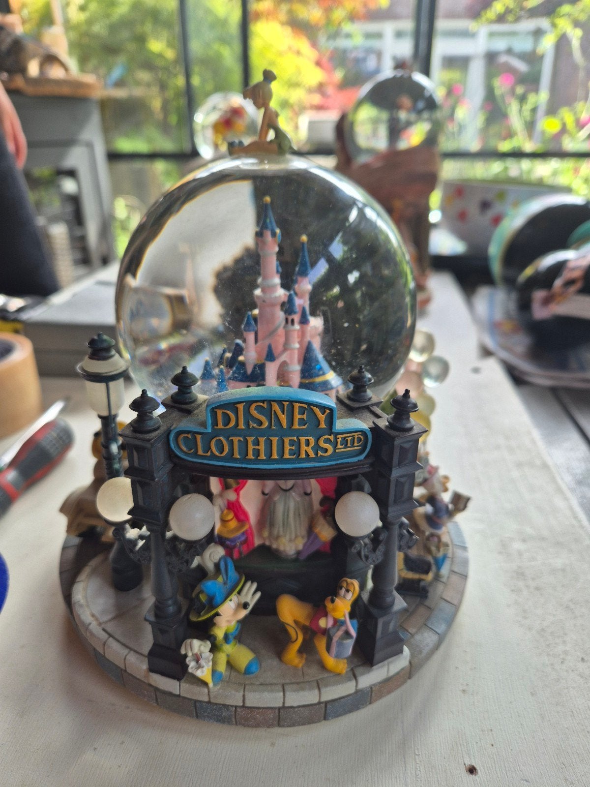 Disney snowglobe main street, Ophalen, Gebruikt, Beeldje of Figuurtje