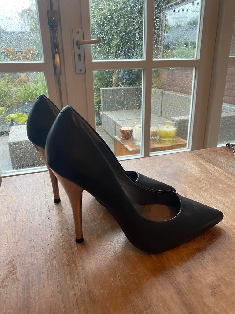 Hakken Kenneth Cole maat 38, Pumps, Zwart, Ophalen of Verzenden, Zo goed als nieuw