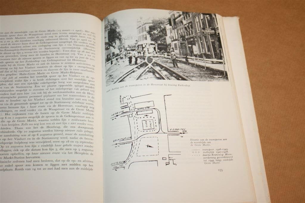Tram en bus rond de Martini - J. Mulder, Boeken, Ophalen of Verzenden, Gelezen