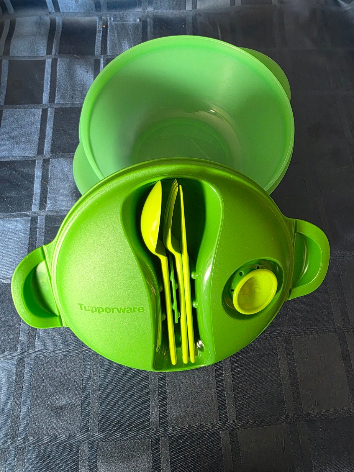 Tupperware Groene Kom met Bestek - Ideaal voor Onderweg, Huis en Inrichting, Ophalen of Verzenden, Zo goed als nieuw, Bak of Kom