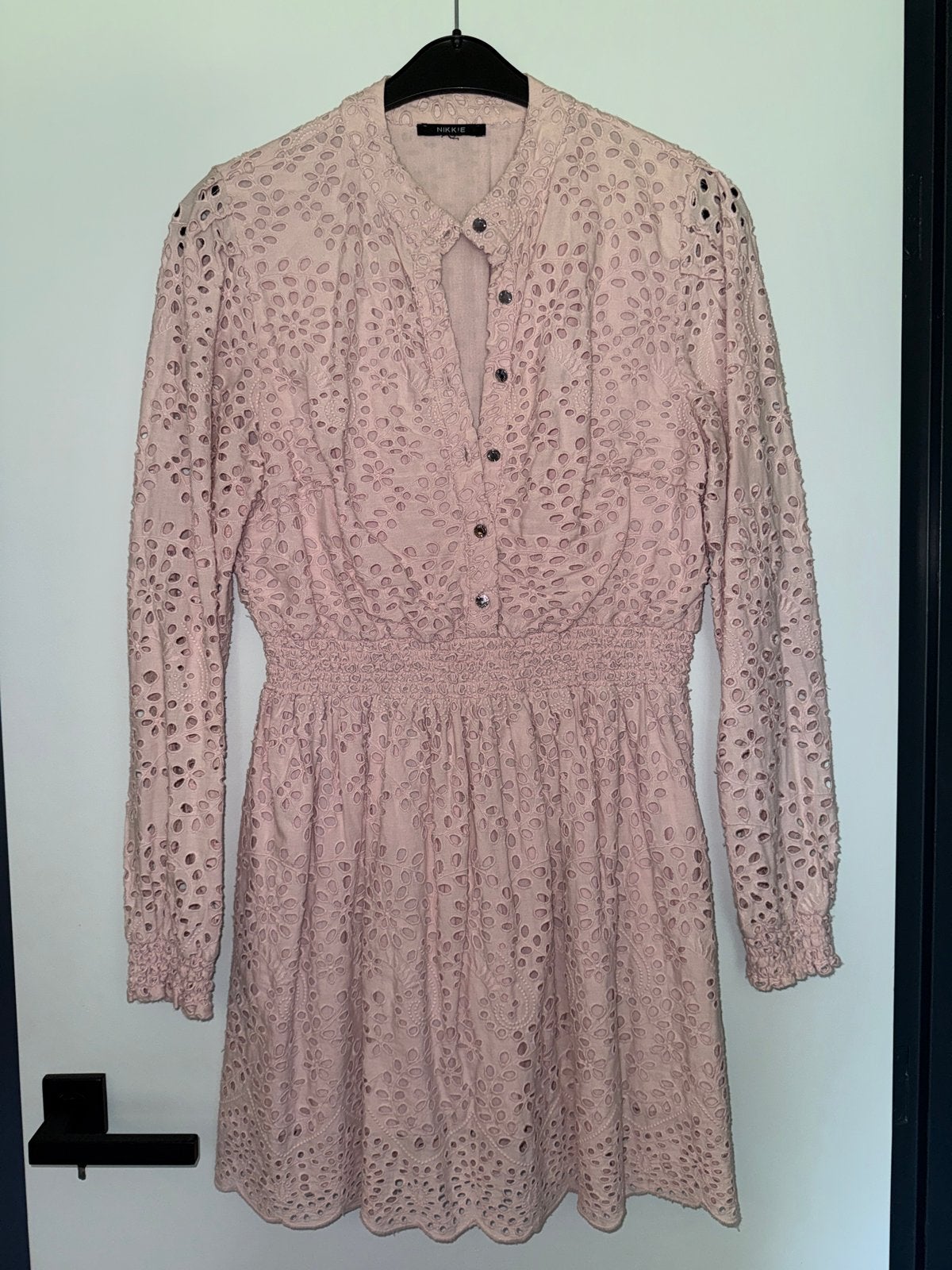 Roze Nikkie jurkje maat 40 met lange mouwen, Kleding | Dames, Jurken, Maat 38/40 (M), Ophalen of Verzenden, Zo goed als nieuw