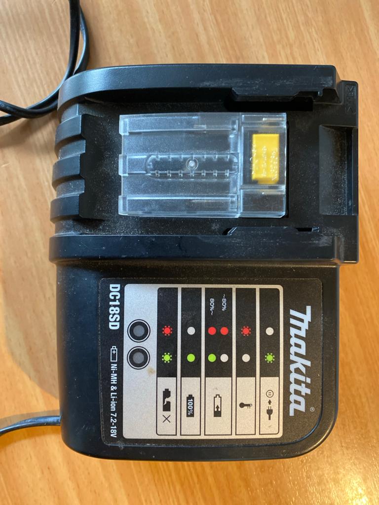Makita DC18SD Oplader voor 7.2V-18V Li-ion & Ni-MH/Ni-Cd, Ophalen of Verzenden, Gebruikt
