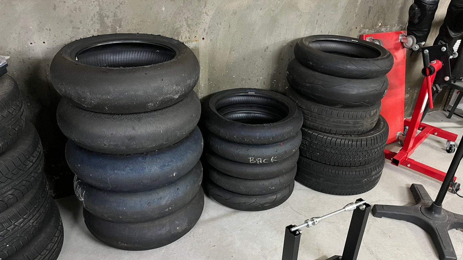 Heel veel slicks metzeler/pirelli/kingtyre. Montage mogelijk, Ophalen of Verzenden