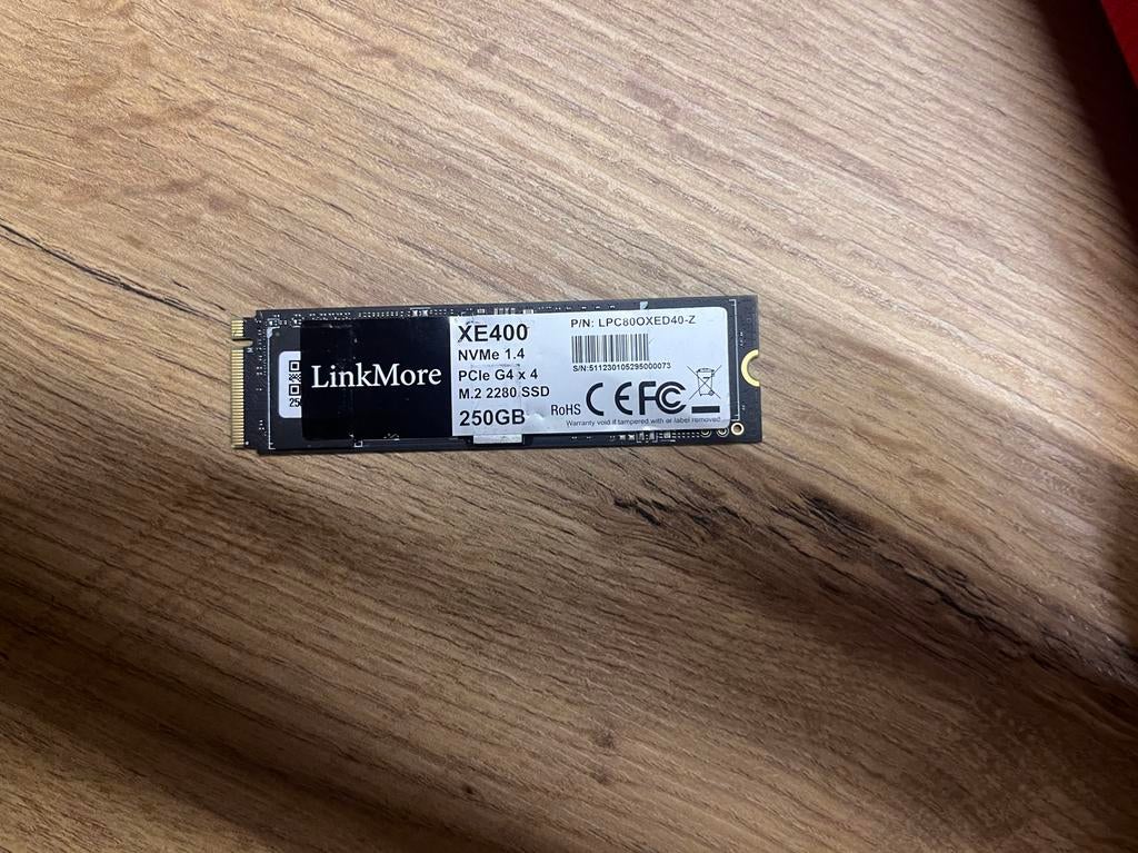 LinkMore XE400 SSD 250GB, Intern, Gebruikt, Server, SSD