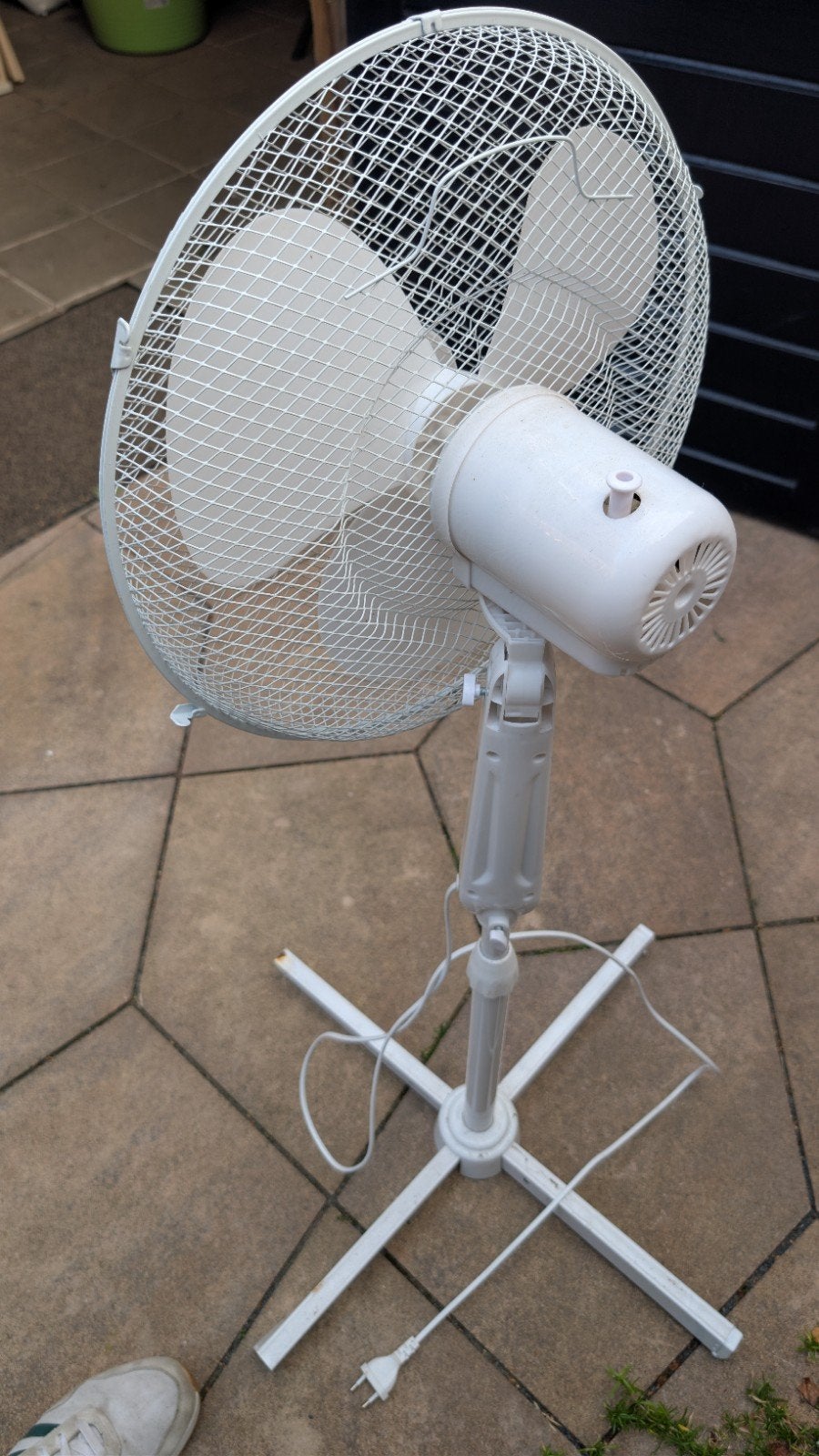 GRATIS AF TE HALEN: Ventilator, in hoogte verstelbaar, Witgoed en Apparatuur, Ventilatoren, Ophalen, Gebruikt, Statiefventilator