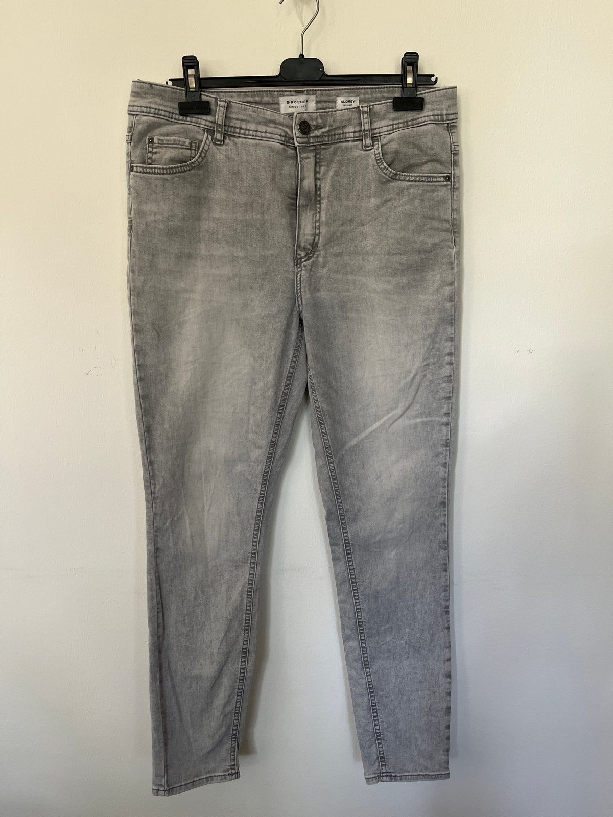 Rosner Audrey High Waist Jeans - Lichtgrijs - Maat 44/32, Ophalen of Verzenden, Zo goed als nieuw, Grijs, W30 - W32 (confectie 38/40)