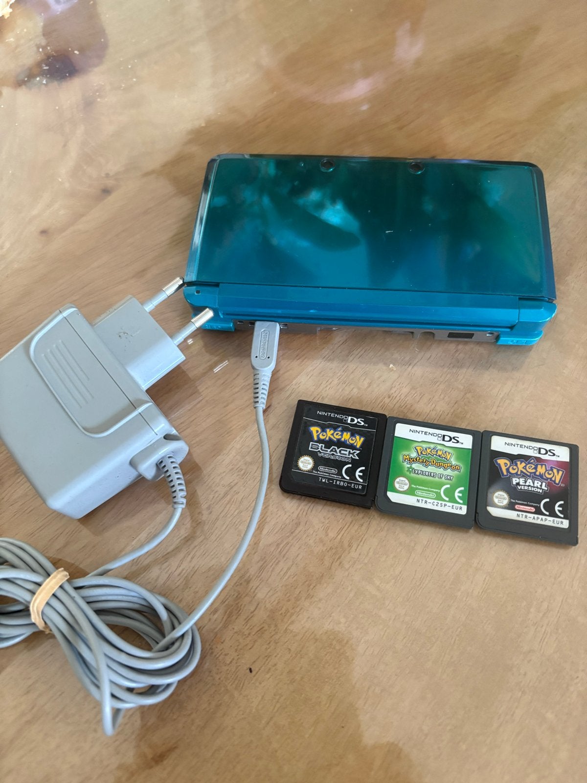 Nintendo 3DS XL met 3 Pokémon games en oplader, Spelcomputers en Games, Spelcomputers | Nintendo 2DS en 3DS, Overige kleuren, 3DS XL