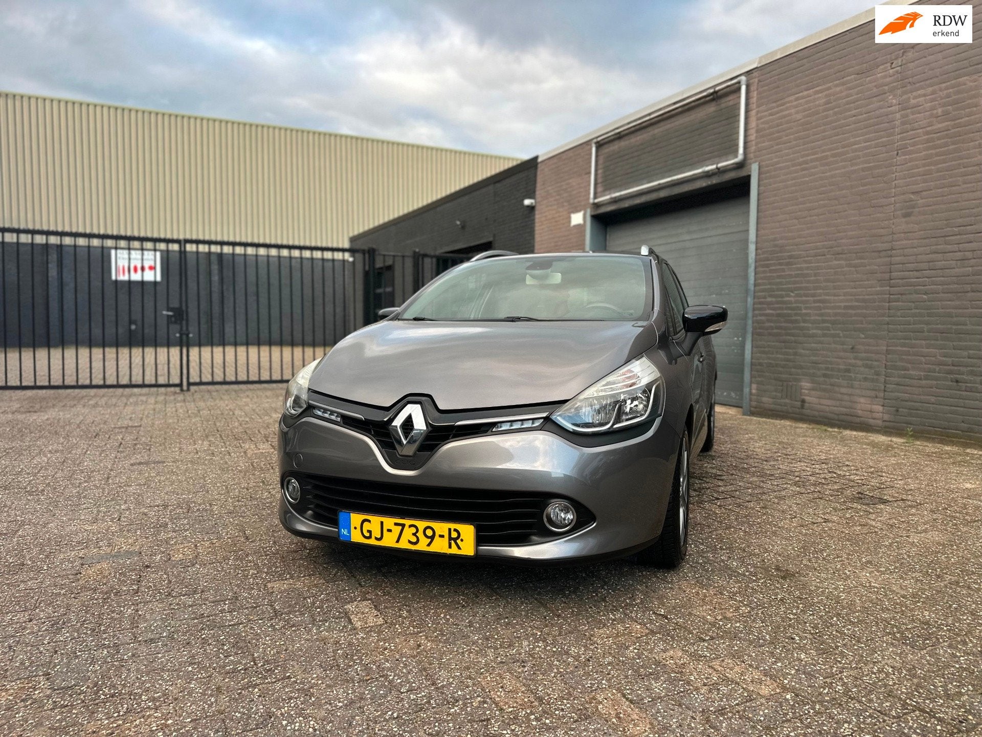 Renault Clio Estate 0.9 TCe Night&Day Clima Cruise Navi Keyl, Auto's, Voorwielaandrijving, Stof, Zwart, Handgeschakeld