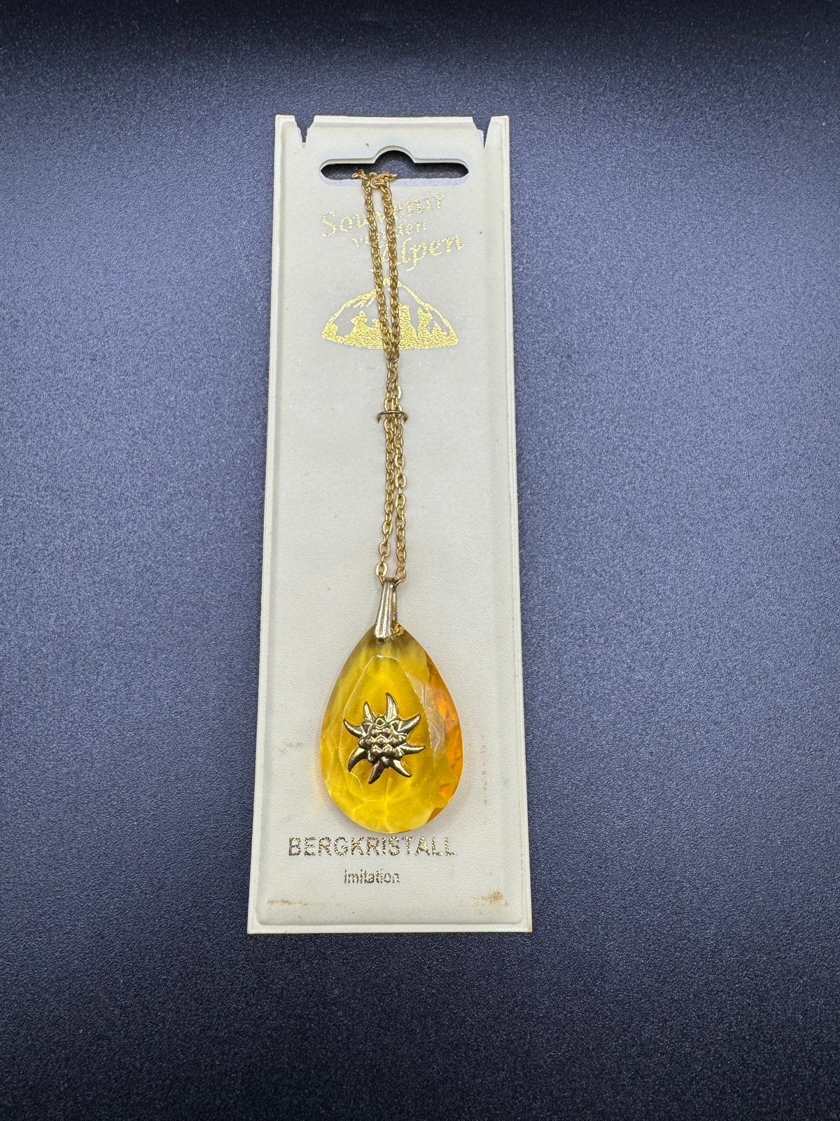 Vintage Bergkristall Imitatie Ketting met Edelweiss Hanger, Verzenden, Zo goed als nieuw, Goud, Overige materialen