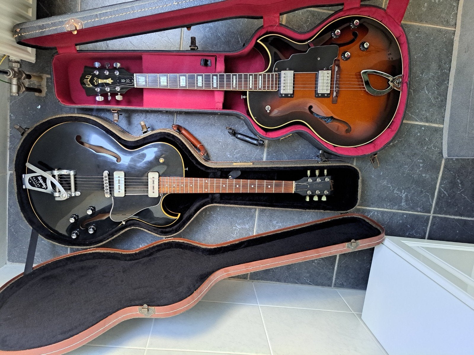 Guild CE-100D (1981) en Gibson ES-135 (1992) met P90, Ophalen of Verzenden, Gebruikt, Semi-solid body, Gibson
