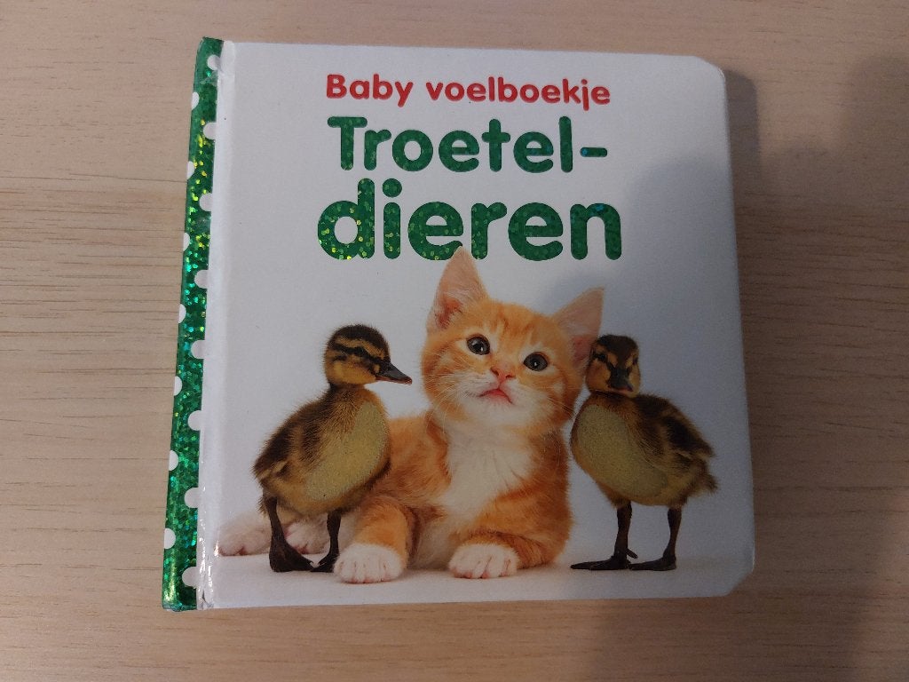 Boek: troeteldiertjes, Boeken, Ophalen, Gelezen, 0 tot 6 maanden