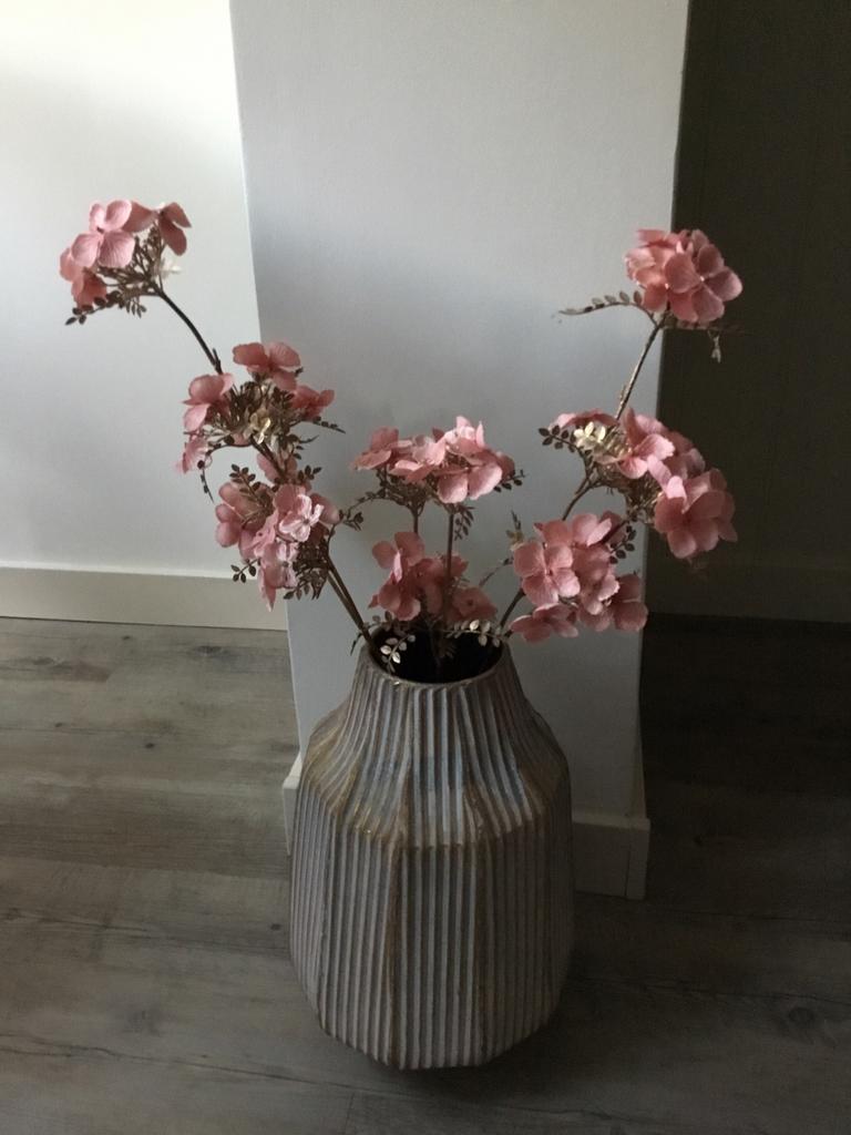 Vaas met bloemen, Ophalen, Zo goed als nieuw