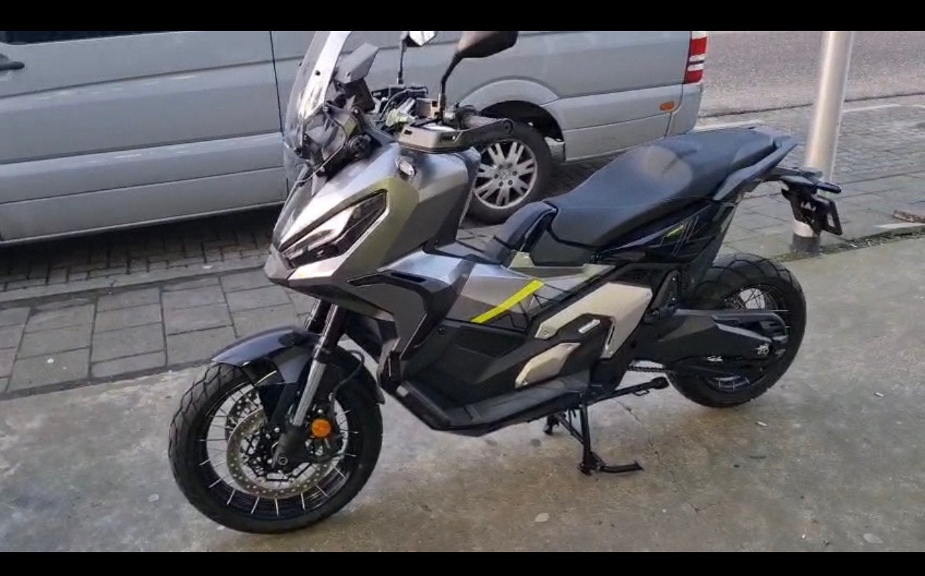 Honda 759 X-Adv special edition 2025 btw motor juli 2025, Particulier, Meer dan 35 kW, Automaat, 2 cilinders