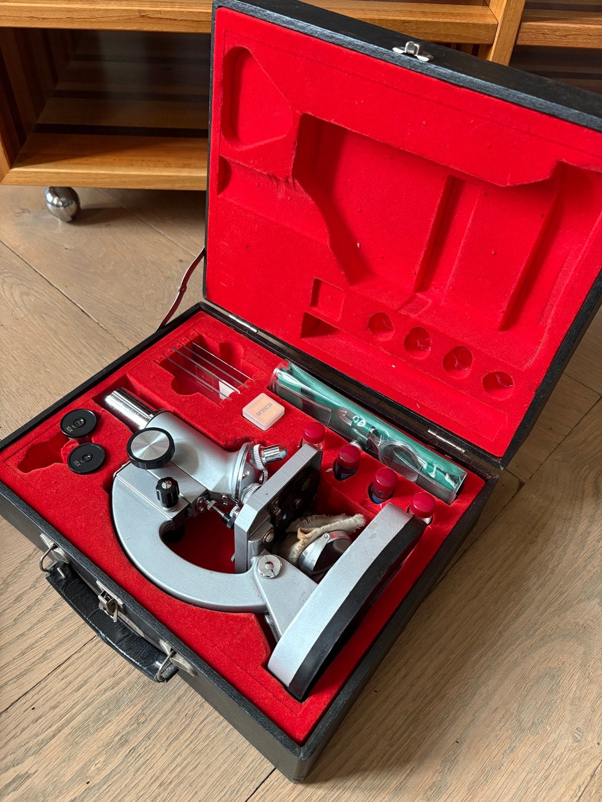 Oude microscoop in koffer, Antiek en Kunst, Ophalen of Verzenden