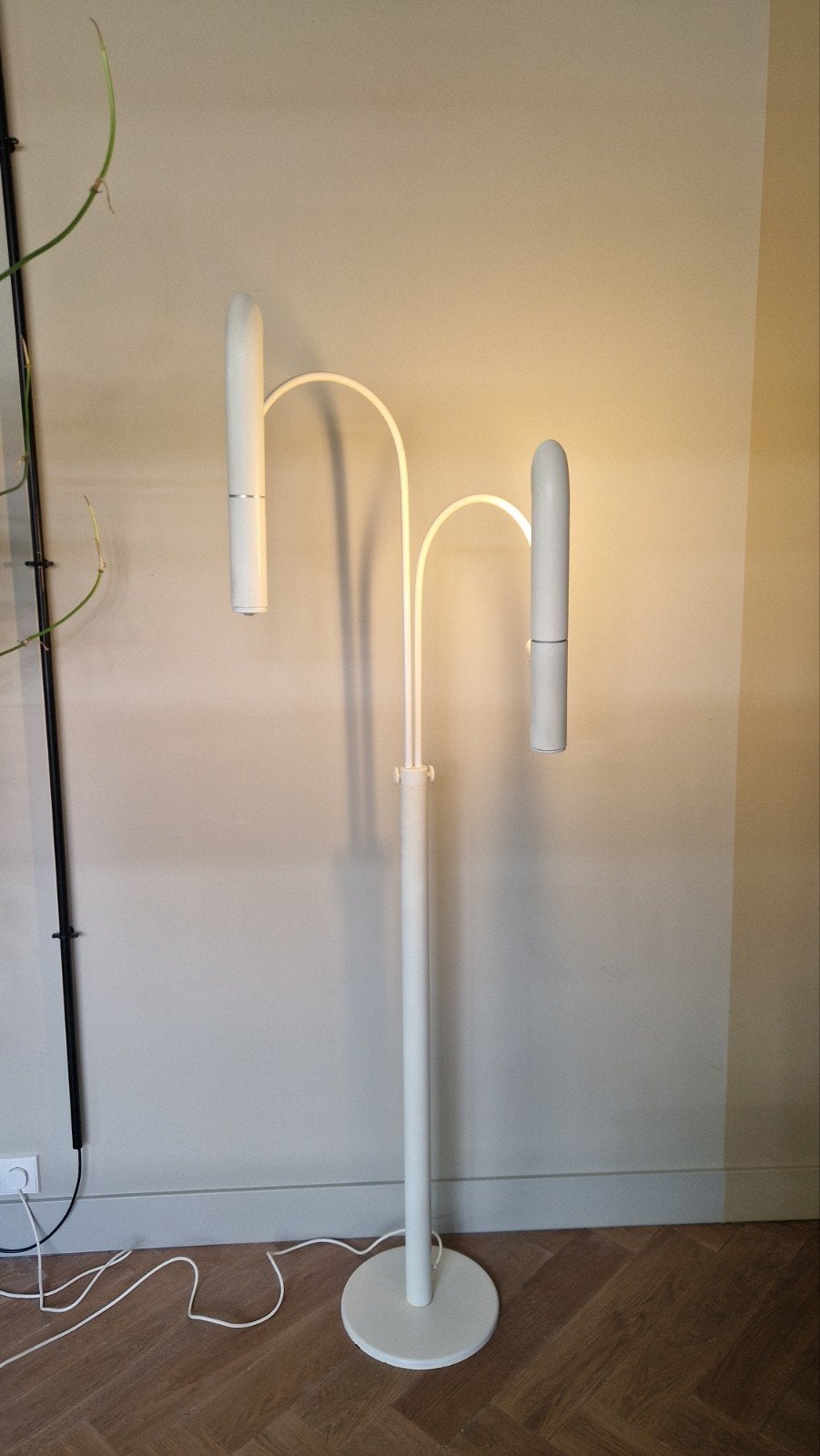 Vintage witte boog- vloerlamp uit de space age/ jaren 60/70, Ophalen, Gebruikt, Overige fittingen, Metaal