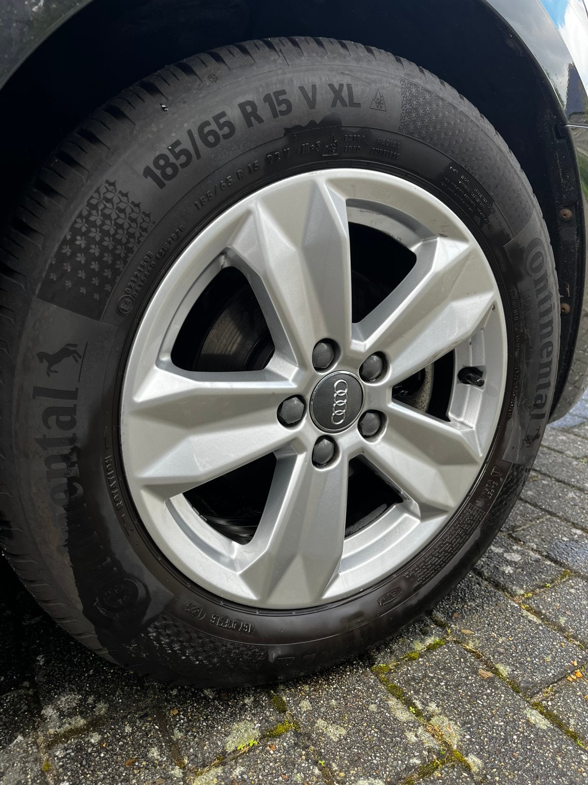 Orginele Audi A1 velgen + banden, Auto-onderdelen, Ophalen, 15 inch, 185 mm, Zomerbanden