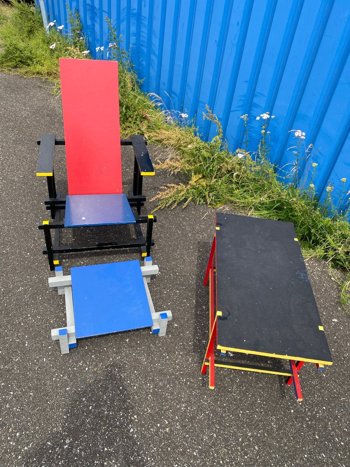 Gerrit Rietveld Rood Blauwe Stoel met voetenbank en tafel, Huis en Inrichting, Ophalen, Gebruikt, Blauw, Eén