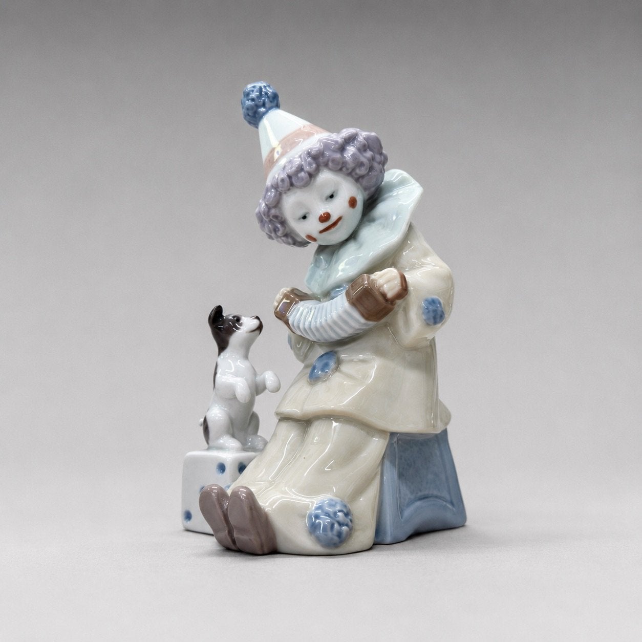 Lladró “Pierrot with Concertina” – Model 5279 – José Puche, Ophalen of Verzenden, Zo goed als nieuw, Mens