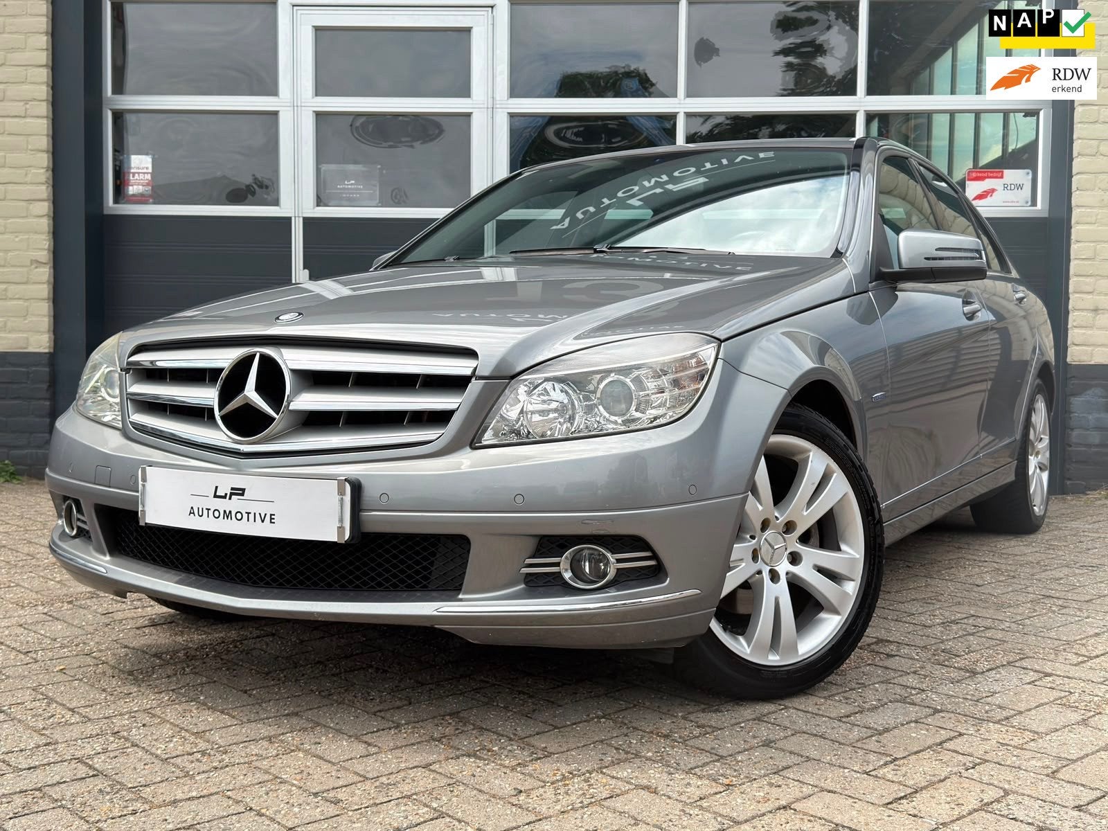 Mercedes-Benz C-klasse 180 / Automaat / NL-auto / Cruise, Auto's, Mercedes-Benz, Bedrijf, Te koop, C-Klasse, ABS, Airbags, Airconditioning