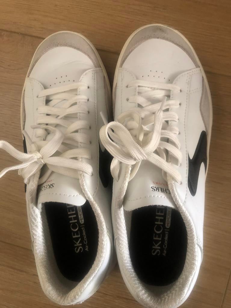 Skechers maat 37.5, Kleding | Dames, Schoenen, Ophalen of Verzenden, Zo goed als nieuw, Zwart, Sneakers of Gympen