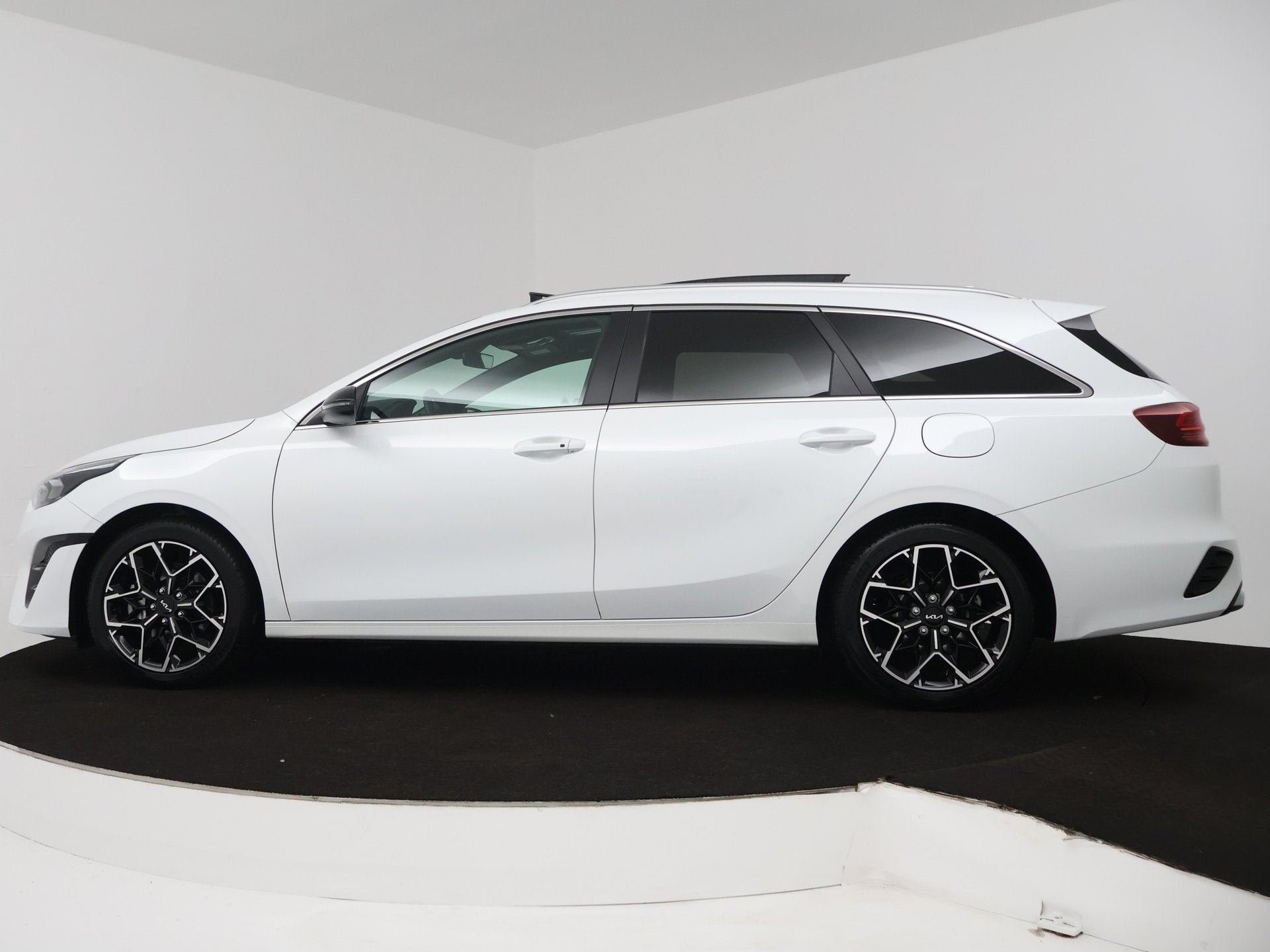 Kia Ceed Sportswagon 1.0 T-GDi GT-Line Panoramadak | Adaptiv, Voorwielaandrijving, 12 maanden, Gebruikt, Wit