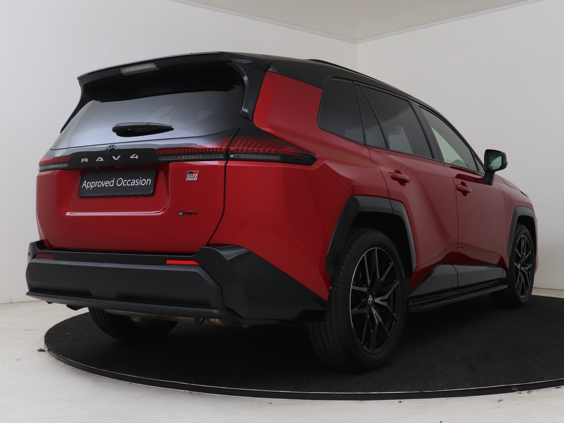 Toyota RAV4 2.5 Hybrid AWD 200 GR Sport | DIRECT LEVERBAAR |, Automaat, 12 maanden, Zwart, 4 cilinders