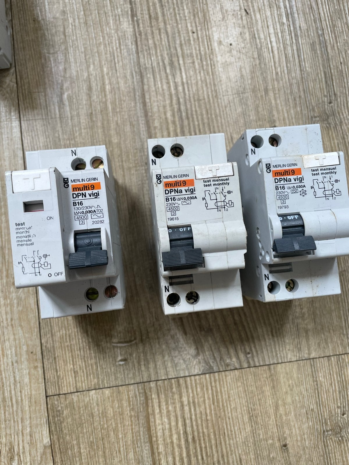 Merlin Gerin Multi 9 DPN vigi Aardlekautomaten B16, Ophalen, Gebruikt, Schneider Electric, Aardlekautomaat