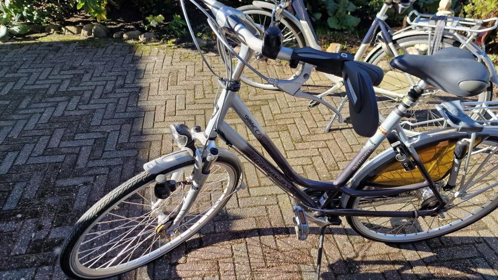 3fietsen 2Batavusen 1kleinere Gazelle, Fietsen en Brommers, Elektrische fietsen, 47 tot 51 cm, Ophalen, Gebruikt, Gazelle
