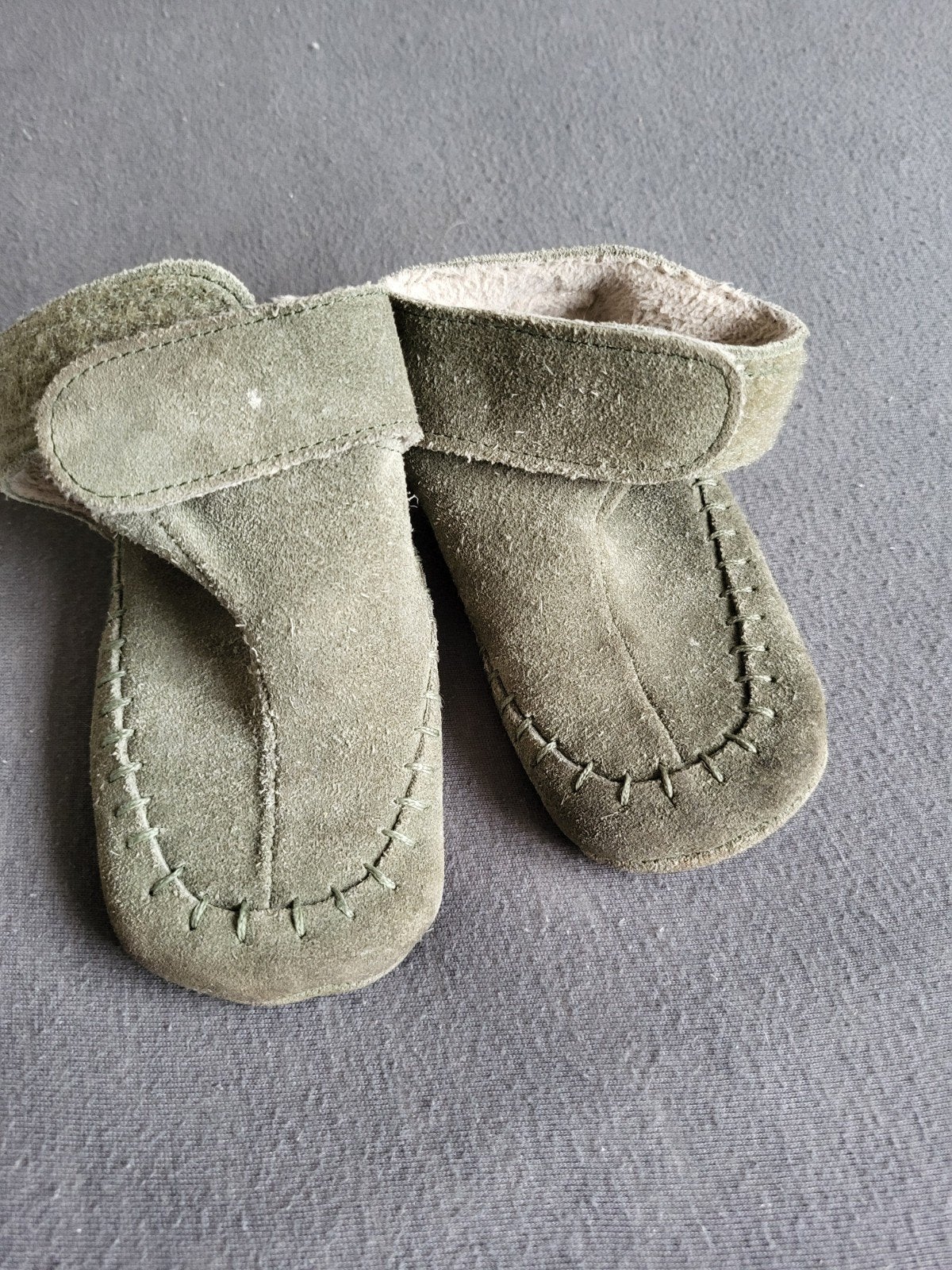 Lodger babyslofjes suede maat 20, Kinderen en Baby's, Lodger, Slofjes, Gebruikt, Jongetje of Meisje