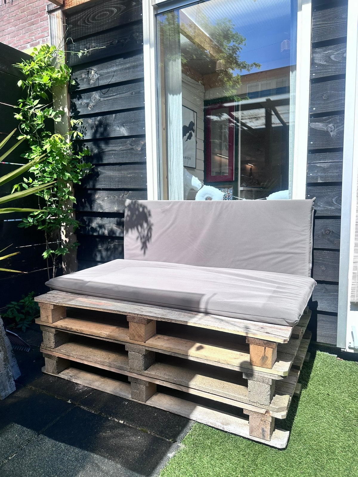 Oude pallets (bankje), Ophalen