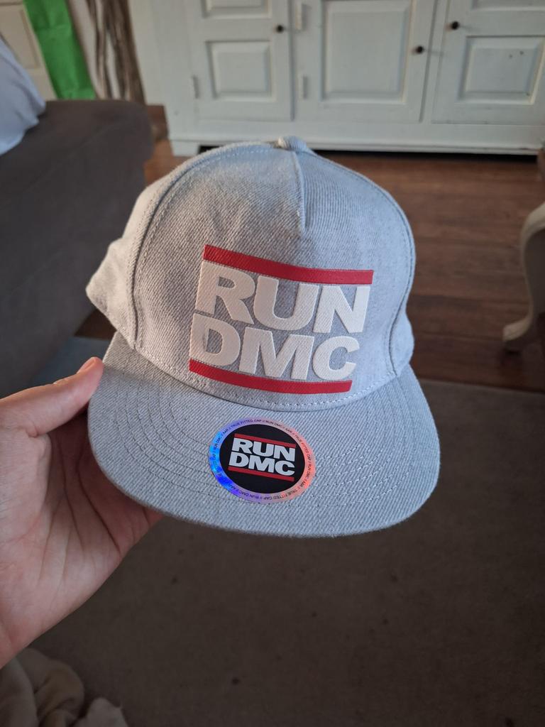 Nieuwe pet! - RUN DMC, Ophalen, Zo goed als nieuw