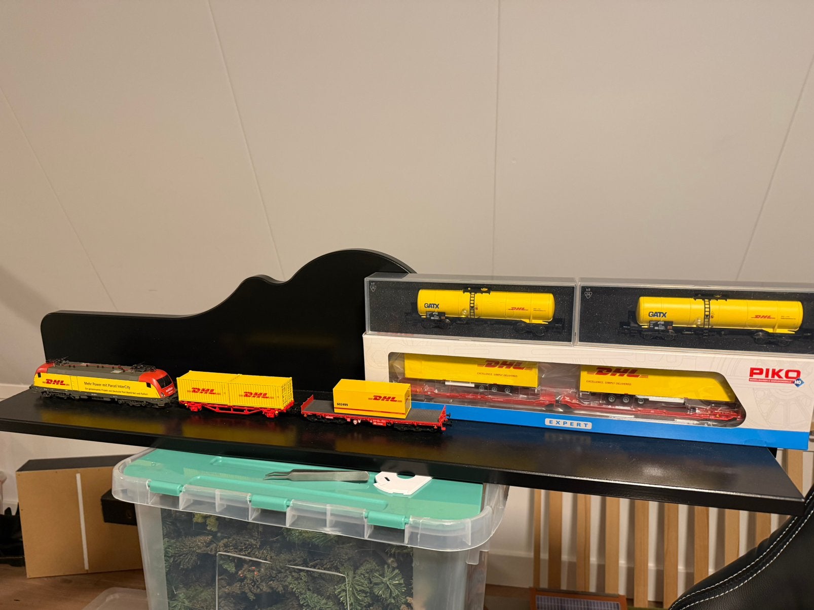 Piko trein DHL compleet, Hobby en Vrije tijd, Treinset, Gelijkstroom, Zo goed als nieuw, Analoog
