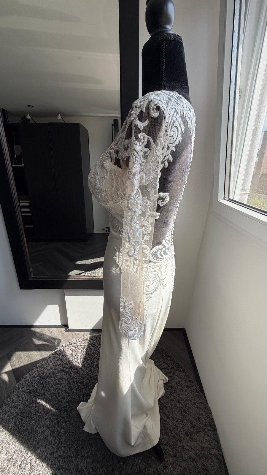 Elegante Trouwjurk met Kant en Lange Mouwen, Kleding | Dames, Trouwkleding en Trouwaccessoires, Ophalen of Verzenden, Zo goed als nieuw
