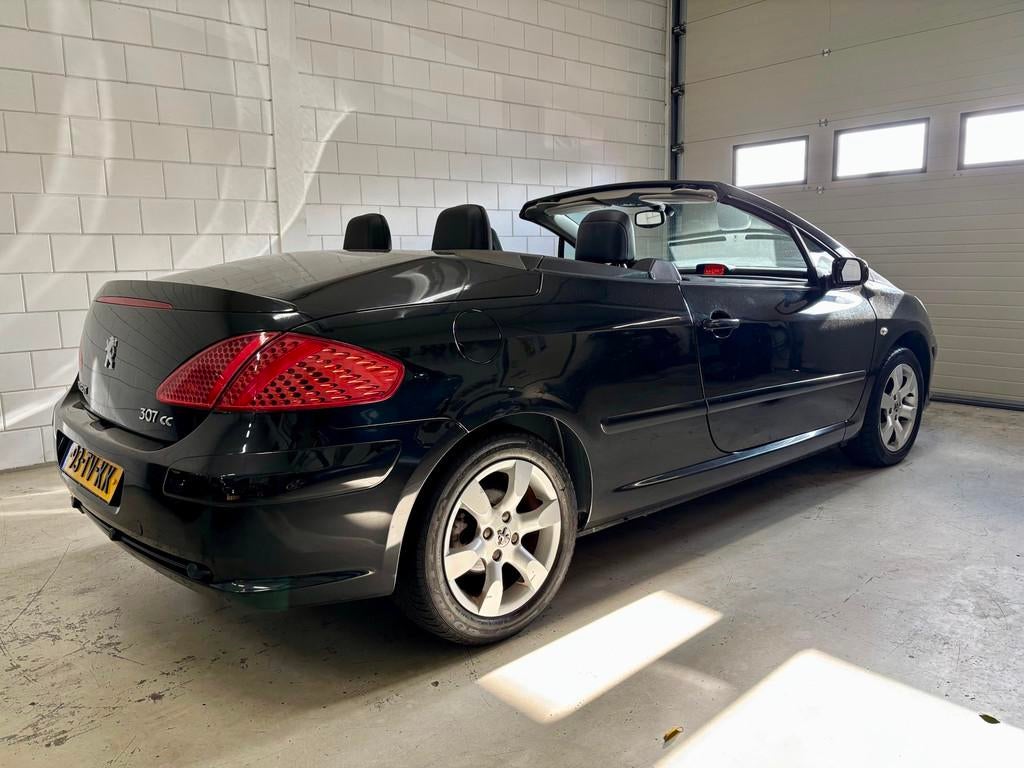 Peugeot 307 CC 2.0-16V Bj.07|Leer|Clima|Pdc|Lmv|Nette Cabrio, Voorwielaandrijving, Gebruikt, Zwart, 4 cilinders