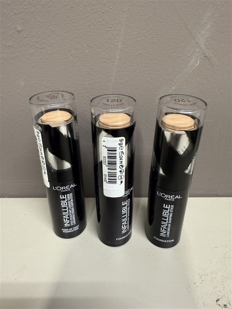 L Oreal Infallible Shaping Stick Foundation -Highlight -Cont, Ophalen of Verzenden, Nieuw, Overige kleuren, Handen en Nagels