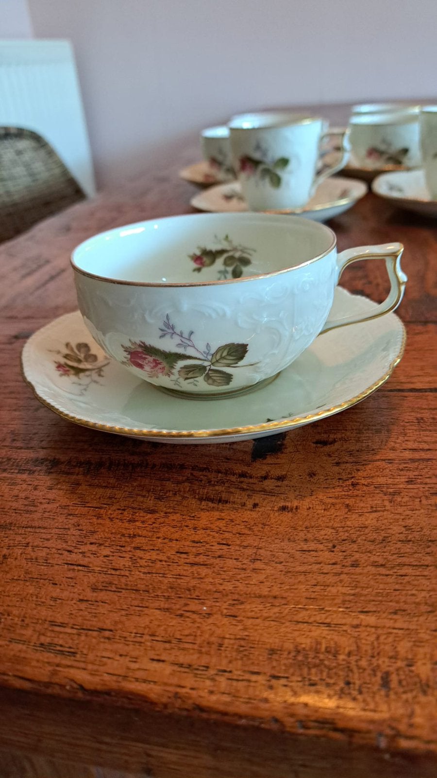 Mooie thee- en koffiekopjes Ivory Moss Rose van Rosenthal, Ophalen