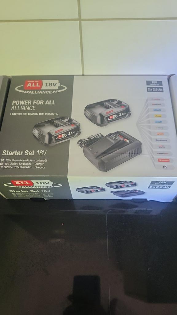 Bosch Power For All 18V Starter Set 2x 2.5 Ah Accu + Lader, Doe-het-zelf en Verbouw, Gereedschap | Machine-onderdelen en Toebehoren