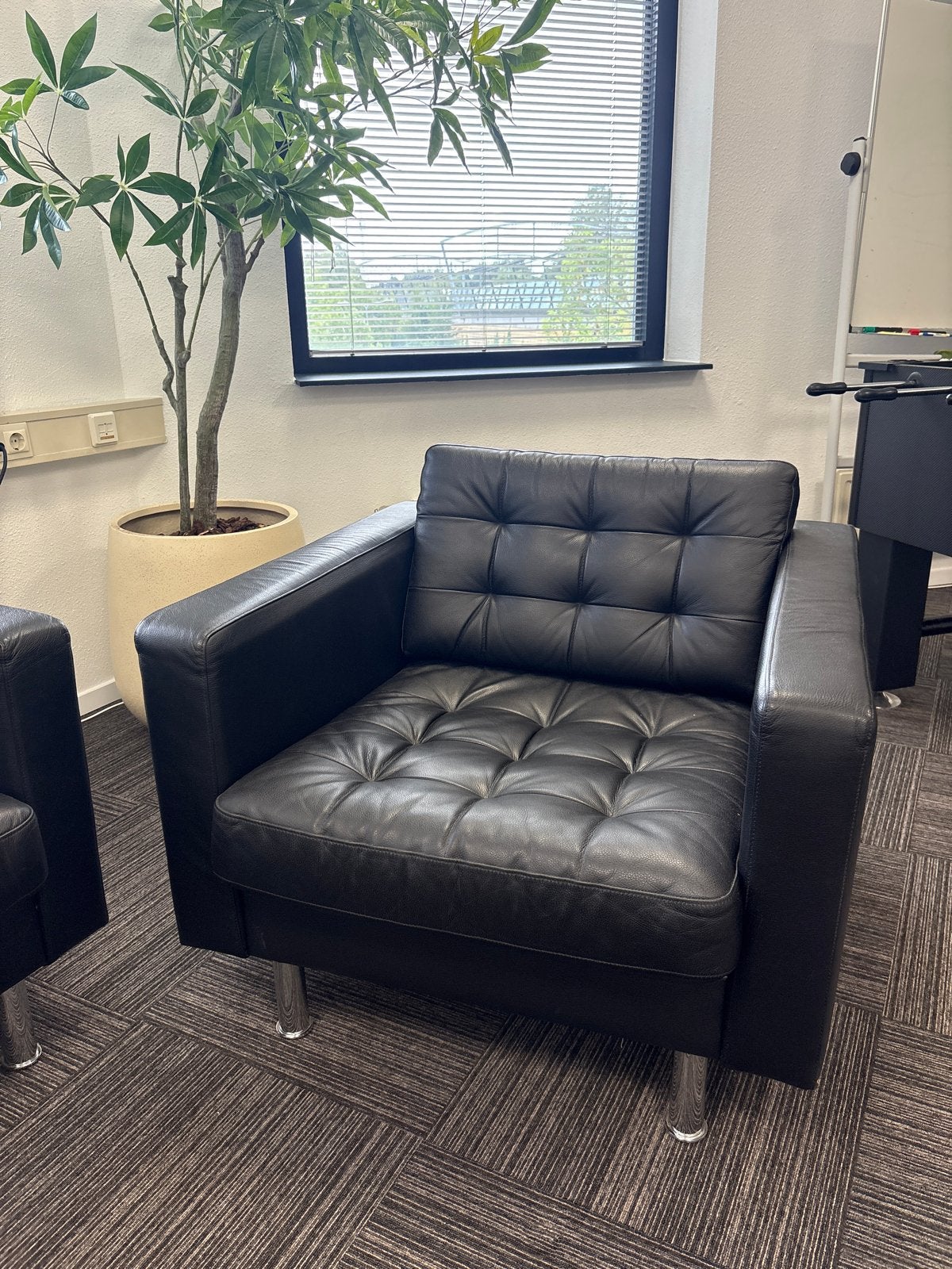 IKEA LANDSKRONA fauteuil - Zwart leer nieuw €549, Huis en Inrichting, Fauteuils, Ophalen of Verzenden, Gebruikt, Leer, 75 tot 100 cm
