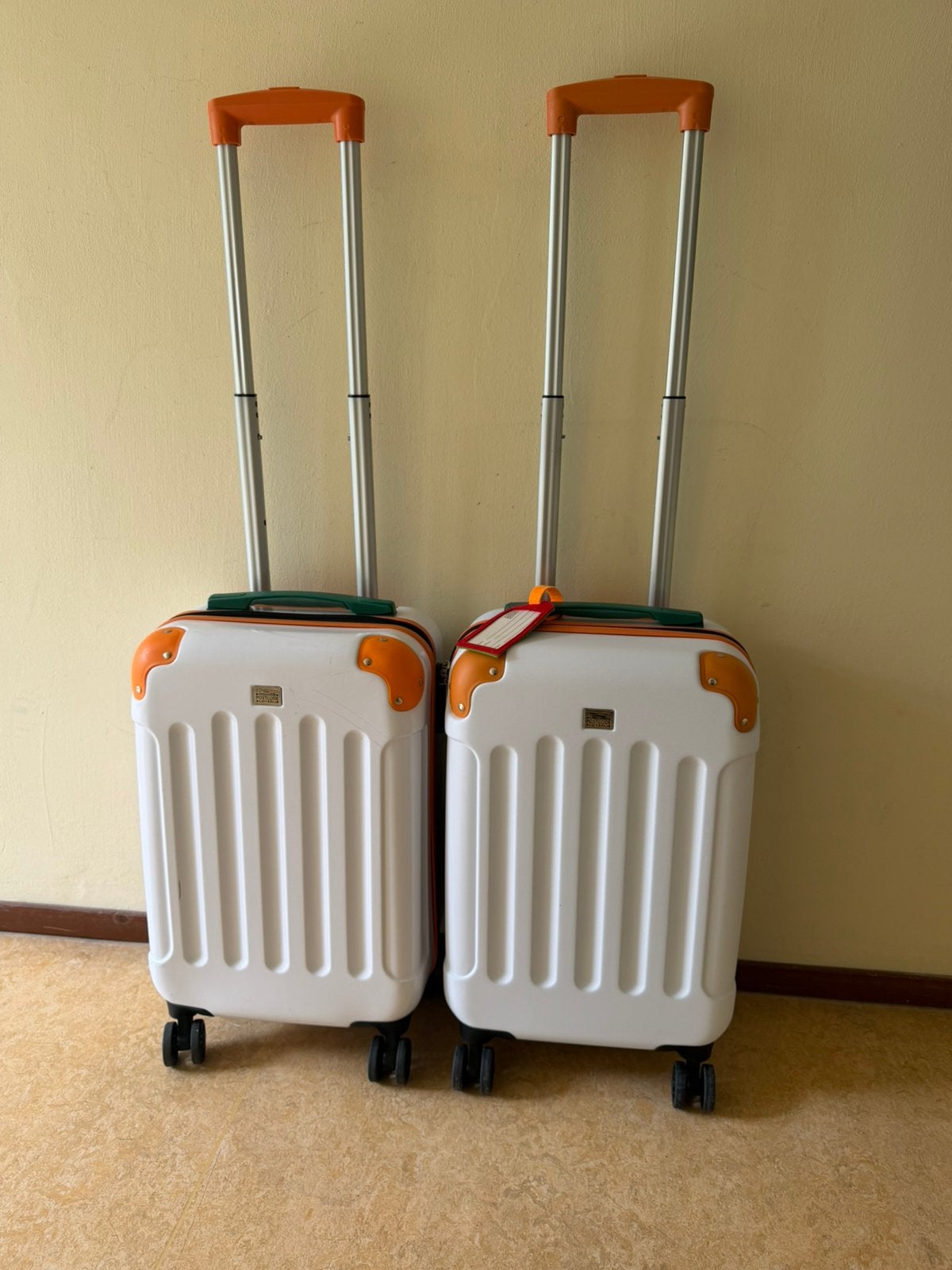 Twee postcode loterij trolly’s, Ophalen, Hard kunststof, Nieuw, Minder dan 50 cm
